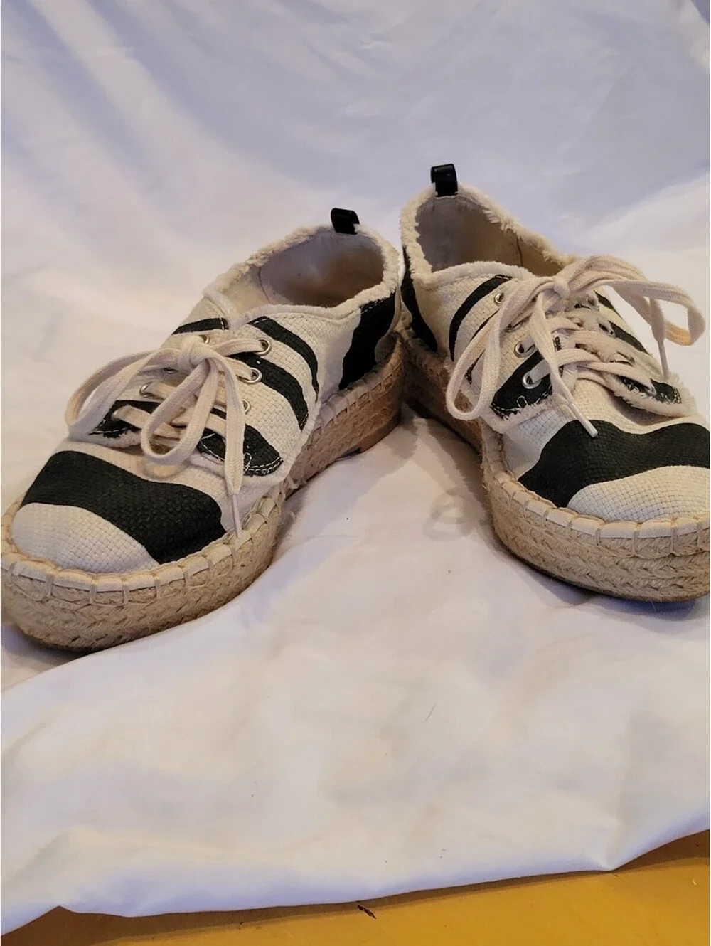 DV by Dolce Vita Black Striped Espadrille Platform Lace Up Sneaker Size 6